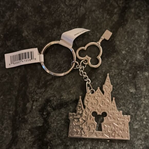 magic kingdom castle key chain - Picture 2 of 2